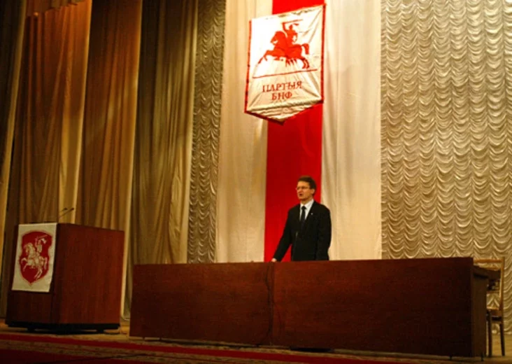 Vincuk Viachorka during a meeting of Belarusan Popular Front. Photo by Julia Darashkevich