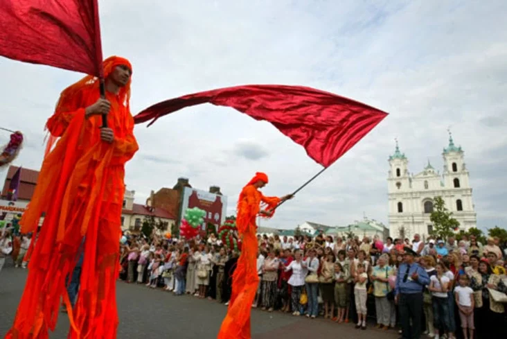 Photo by Julia Darashkevich