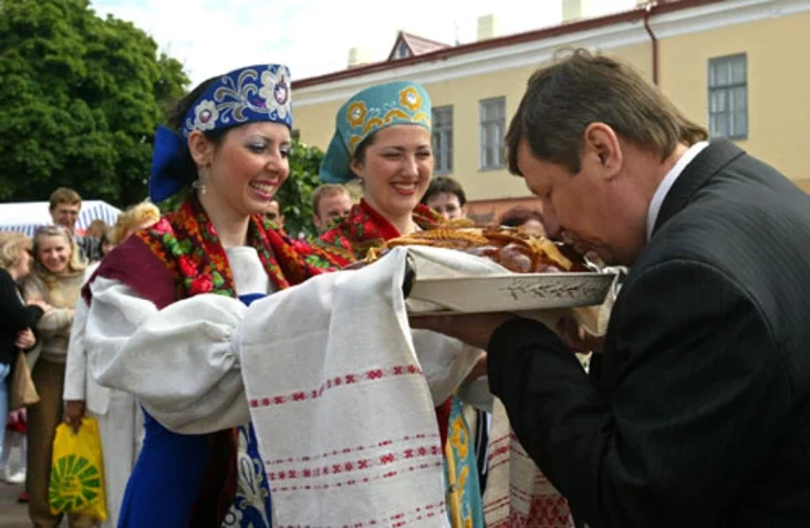 Photo by Julia Darashkevich