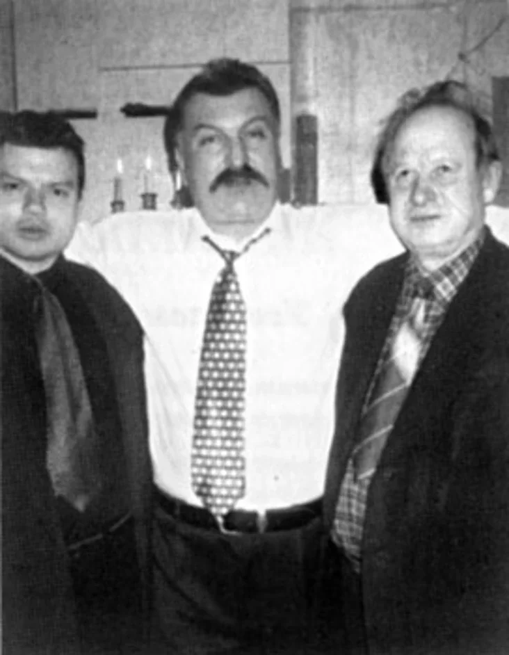 Мае добрыя сябры і суседзі П.В.Вараб’ёў, У.Р.Сузько ў дзень 45-годзьдзя Ўладзімера Рыгоравіча.