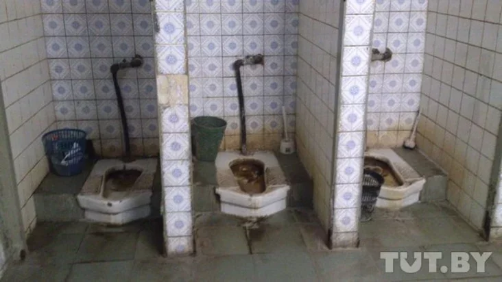 Вось у такі туалет ходзіць супрацоўнік хуткай дапамогі