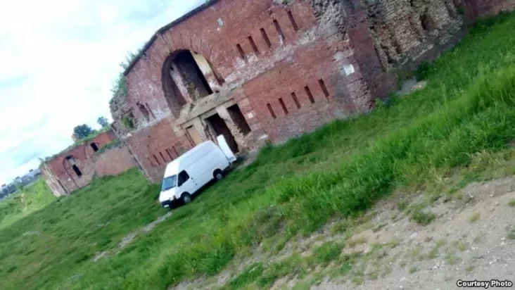 Аўтобус рабаўнікоў (фота ад валянтэраў)