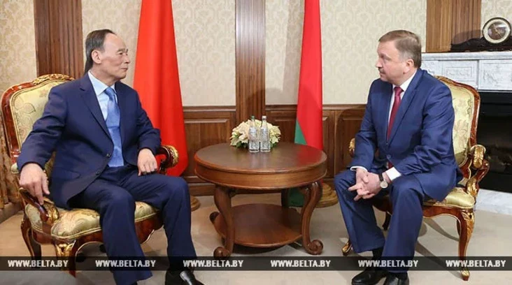 Ван Цишань и Андрей Кобяков