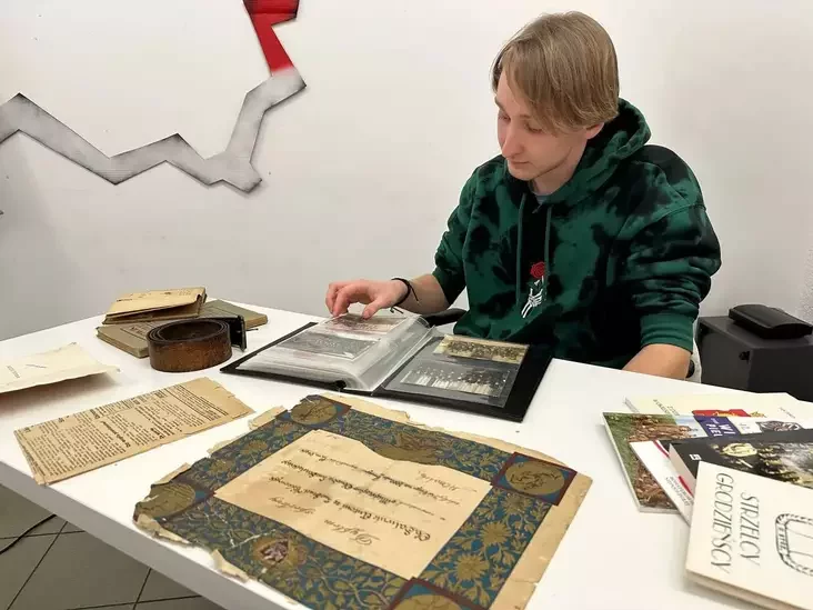Jakub Rafaloŭski sa svajoj kaliekcyjaj