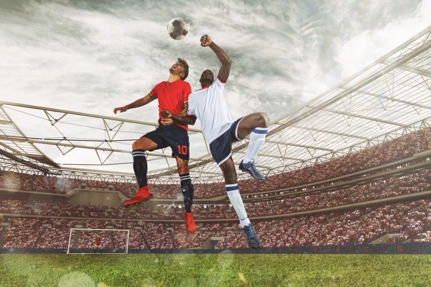 jumping to hit the ball with head скачок за мячом, каб ўдарыць па ім галавою прижок за мячом, чтобы ударить по нему головой