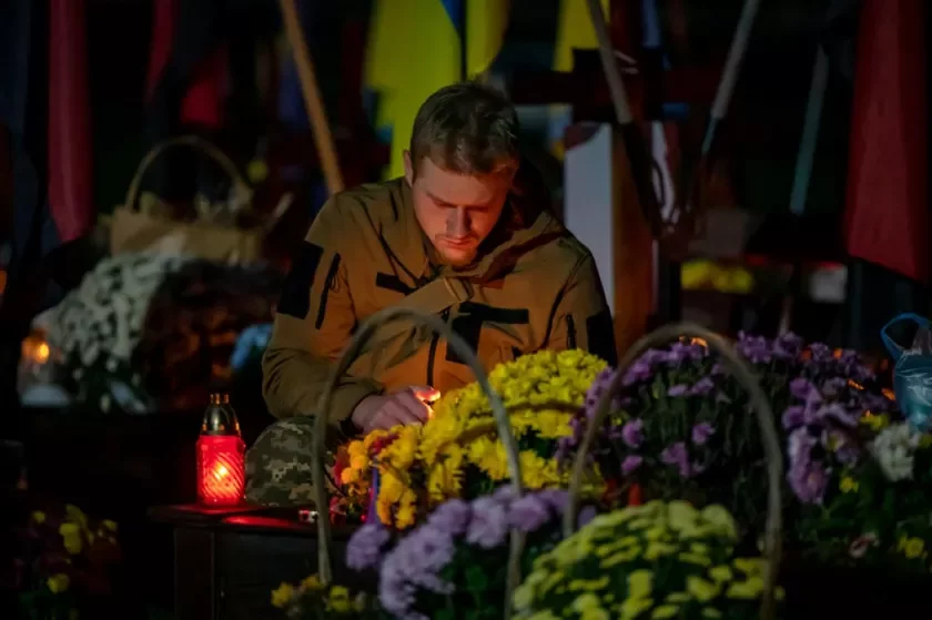 the grave of a perished Ukrainian defender магіла загінулага абаронцы Украіны могила погибшего украинского защитника