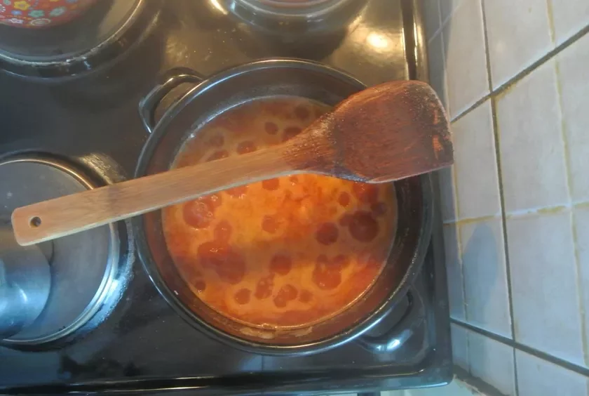 Деревянная ложка Драўляная лыжка A wooden spoon