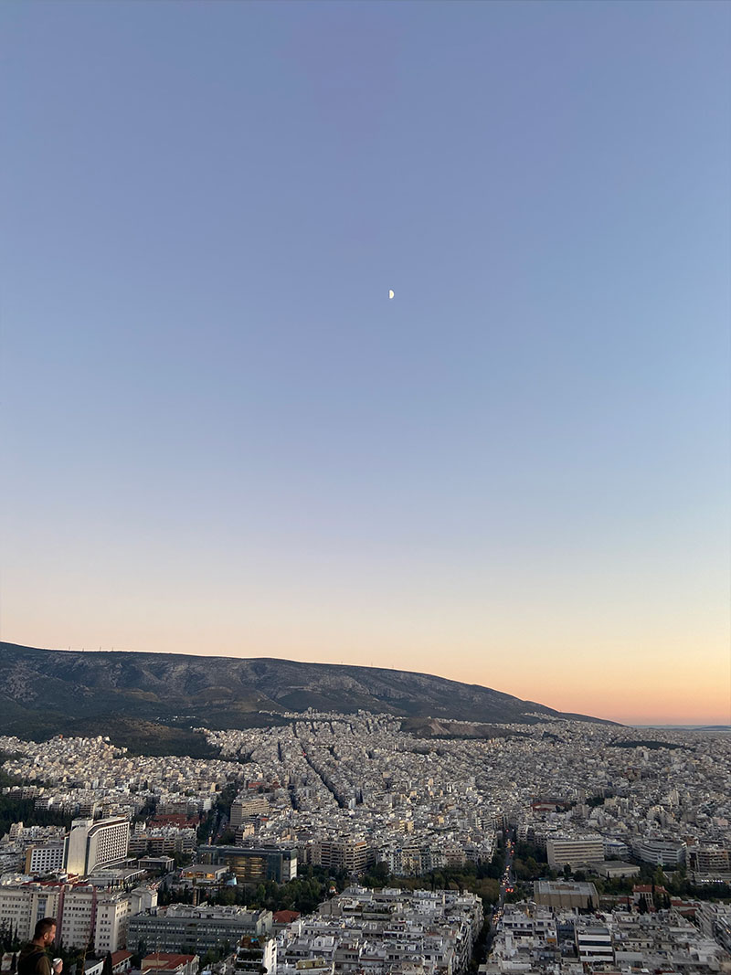 Фота Афін вечарам. Выгляд з узгорка.